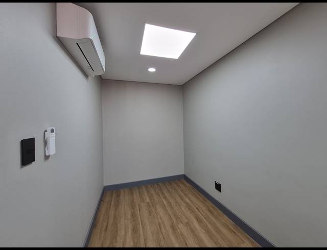 222M² OFFICE TO LET IN DUNKELD WEST